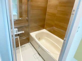 バスルームリフォーム ひろびろ使用できるサイズアップした浴室と収納量がアップした洗面所